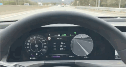 K8 깜빡이 켜니 알아서 차로변경 게시글 썸네일