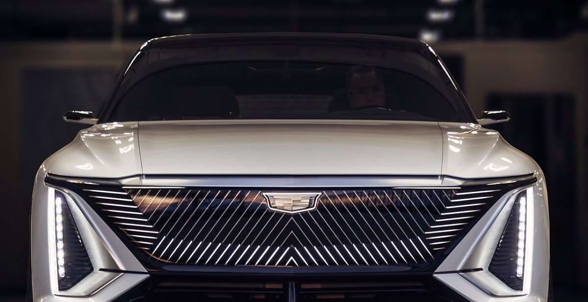캐딜락의 첫번째 전기차 리릭,  테스트카 공개  게시글 썸네일
