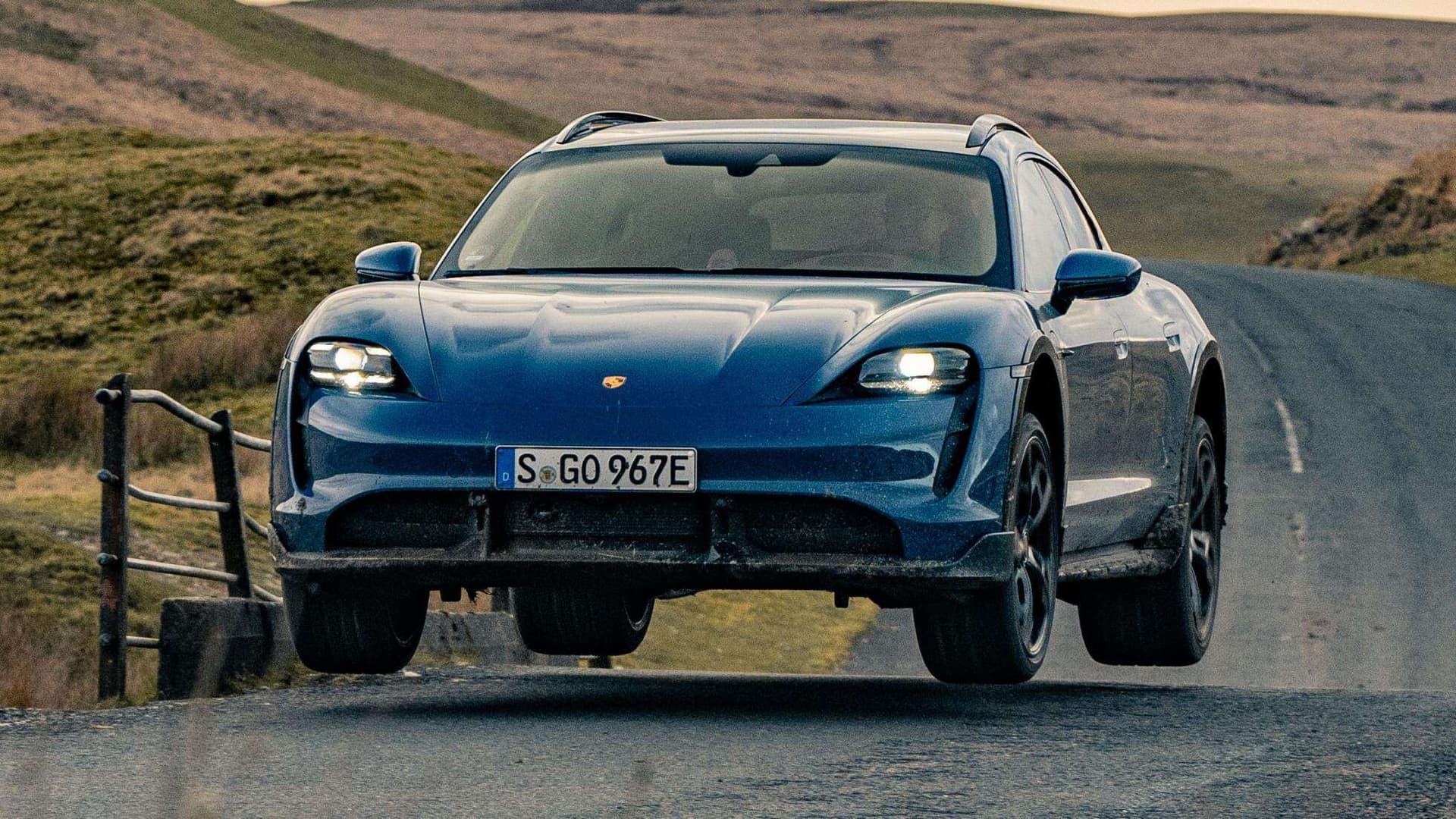 막 타도 되는 겁나빠른 랠리용 전기차.. 게시글 썸네일