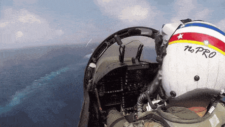 (비차량) 전투기 조종사 시점 항공모함 착륙 게시글 썸네일