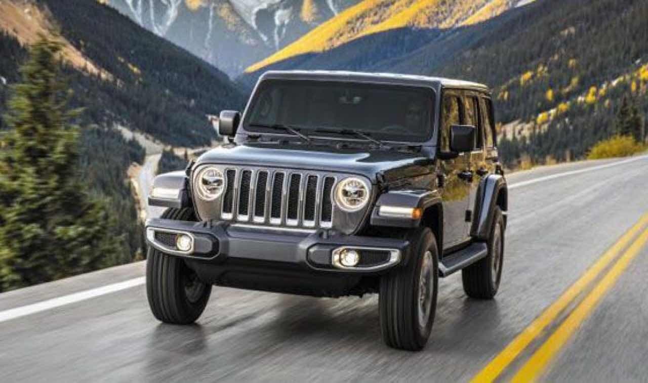 수요 느는데 반도체 부족해지자.. 지프, 최대 300만원 기습 인상 게시글 썸네일