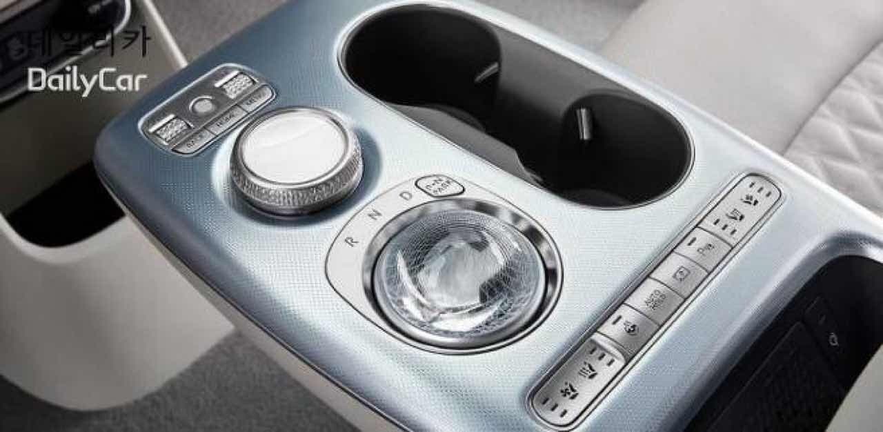 제네시스 "GV60 '크리스탈 스피어' 변속기는 안전 기능"..강조하는 이유는? 게시글 썸네일
