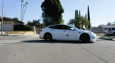 모델 S Plaid의 좁은길 유턴 게시글 썸네일