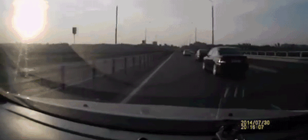 살아남은 오토바이 운전자 게시글 썸네일