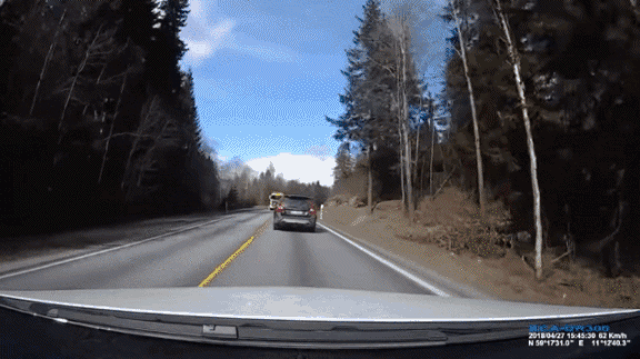 (펌)트럭과 정면 추돌한 볼보 게시글 썸네일