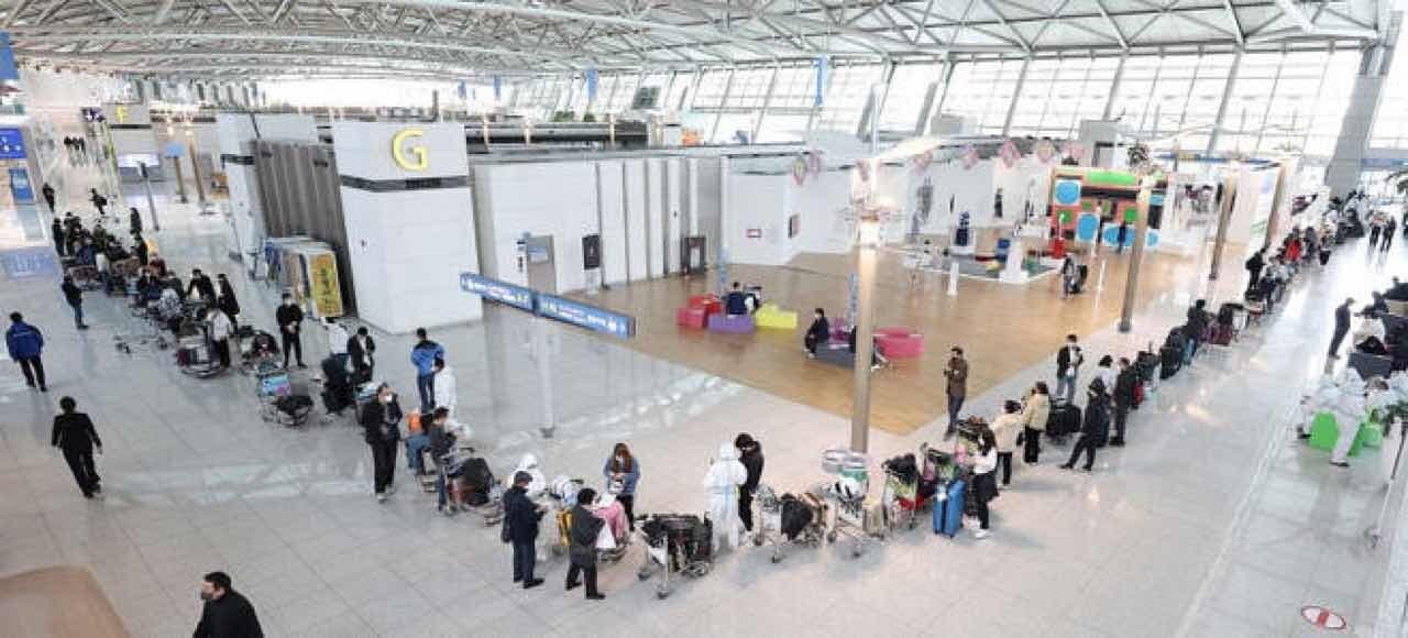 인천공항 출국장 '장사진'..해외여행 드디어 터졌다 게시글 썸네일