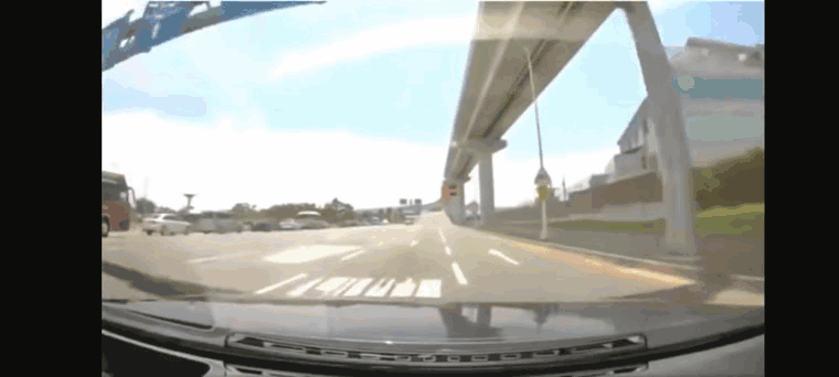 4년전 김해공항 BMW 질주사고 게시글 썸네일