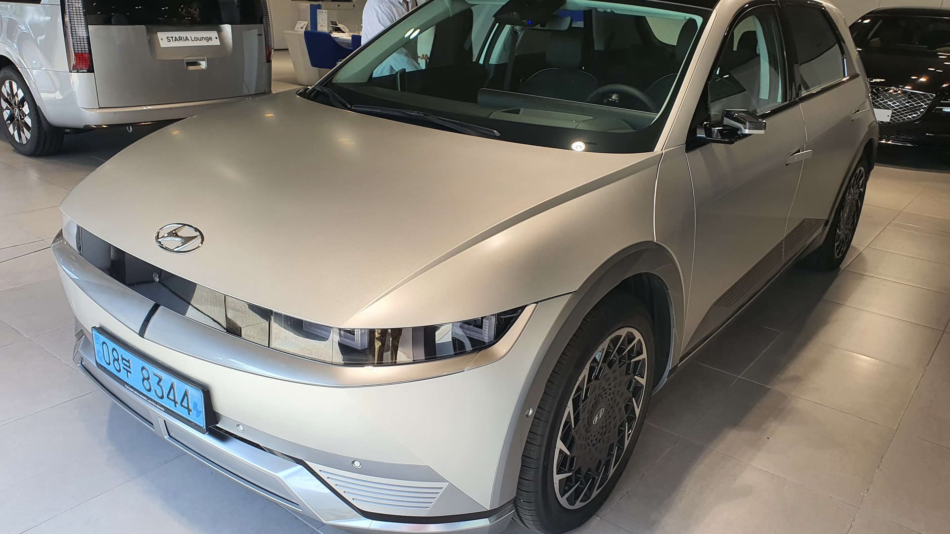 아이오닉5 보고왔어요 -성수전시장 게시글 썸네일