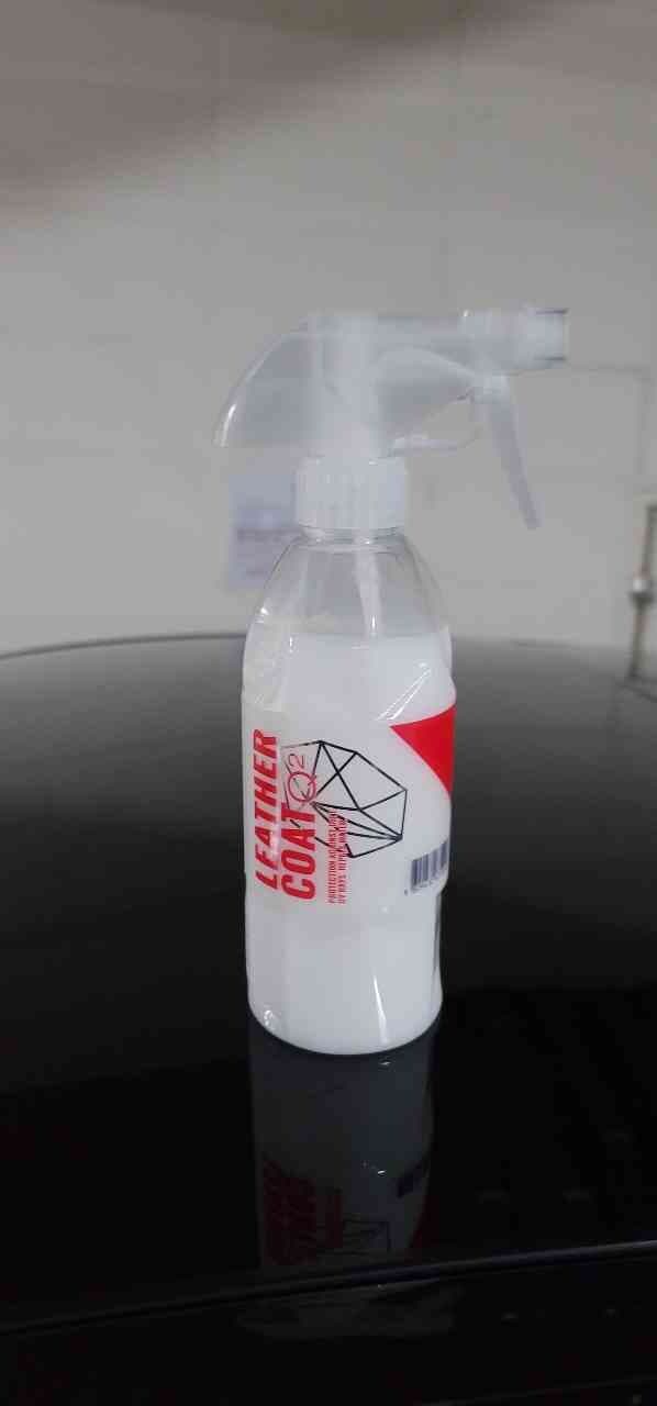 기온쿼츠 레더 코트 게시글 썸네일