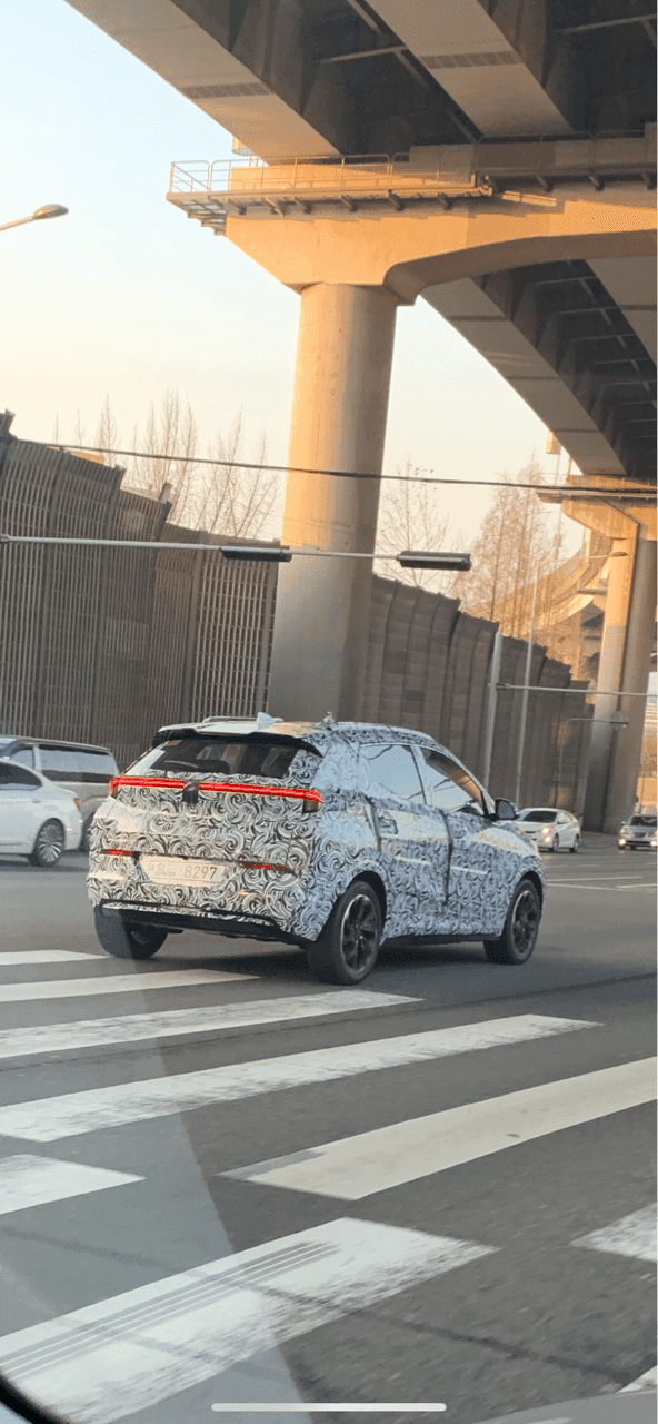 감이 오지 않는 이 위장막 차량의 정체는 뭘까요? 게시글 썸네일