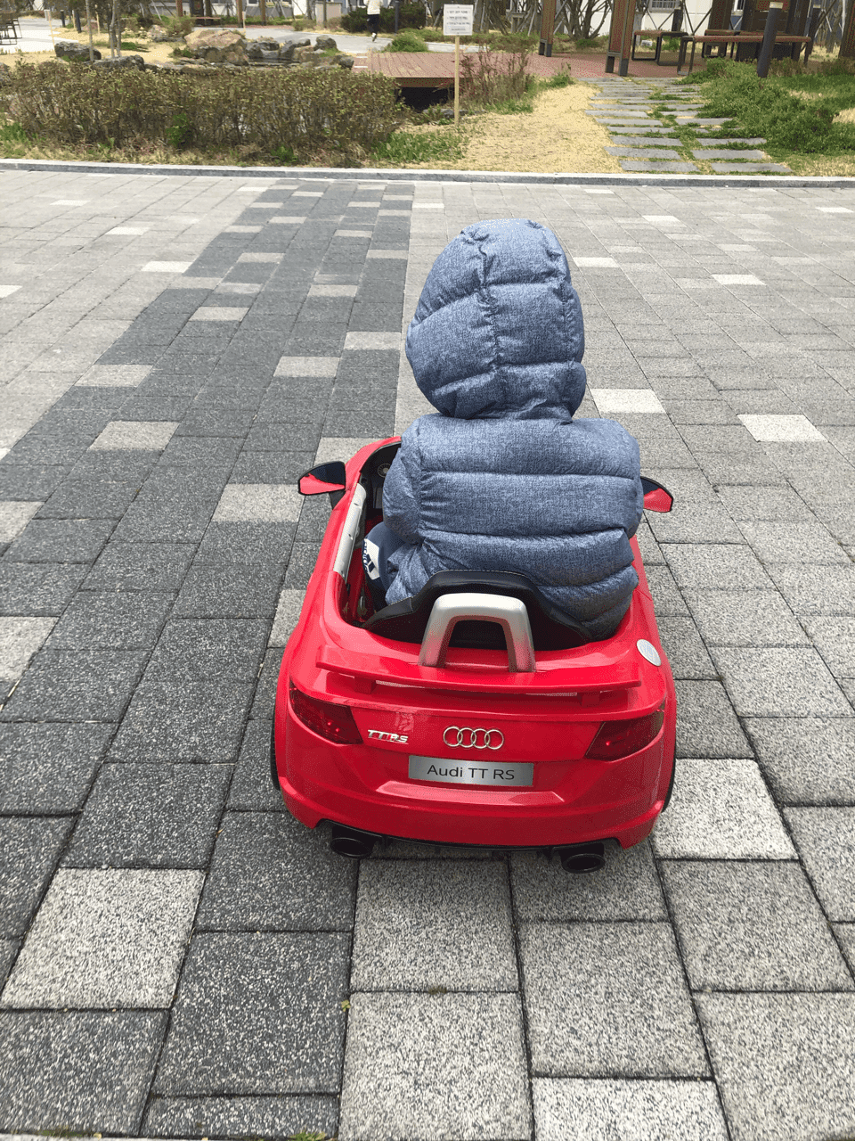 울아들차 아우디 TT rs 컨버터블 게시글 썸네일