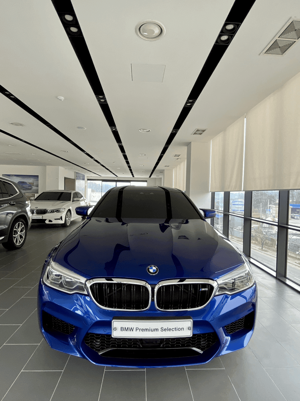 Bmw f90 m5  게시글 썸네일