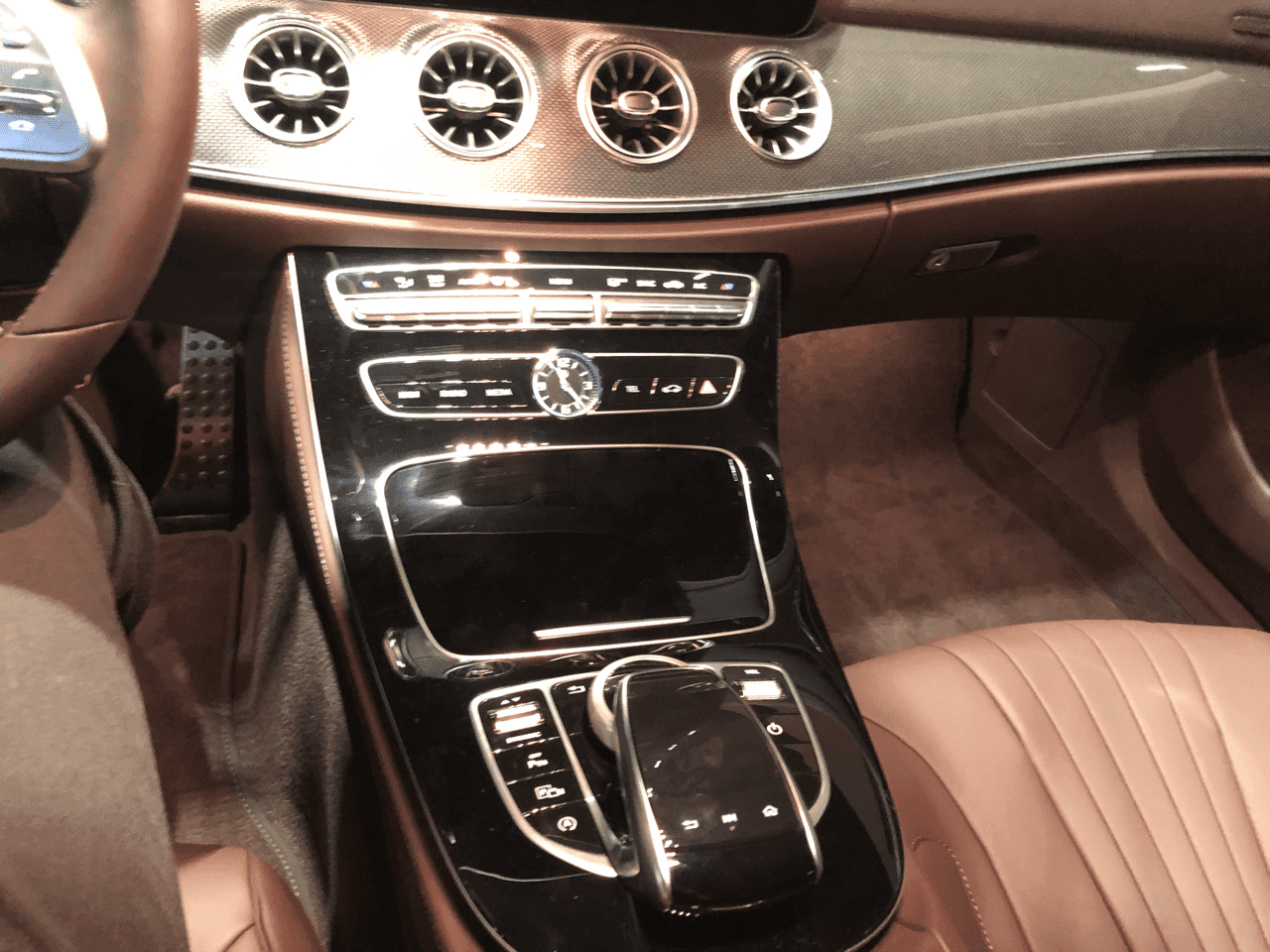 이 차 뭔지 맞추는 분께 게시글 썸네일