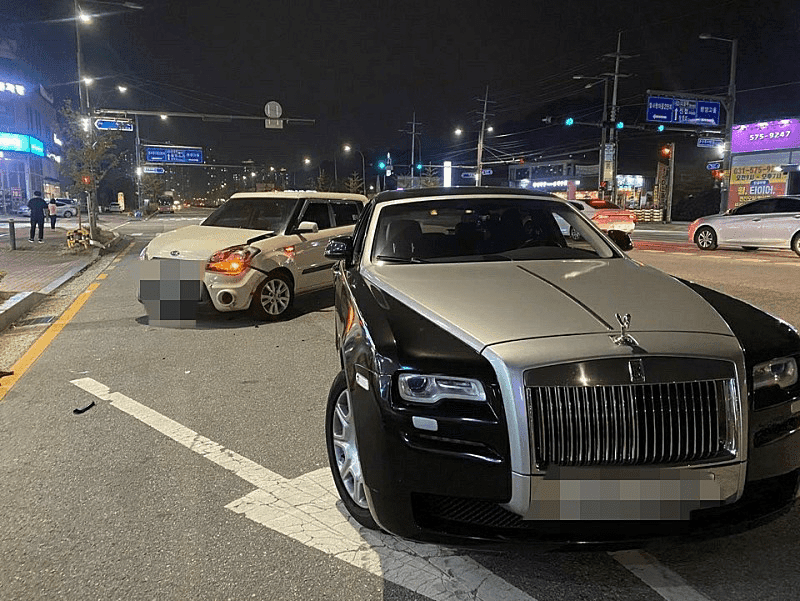 기아 소울과 롤스로이스 사고 대참사 게시글 썸네일