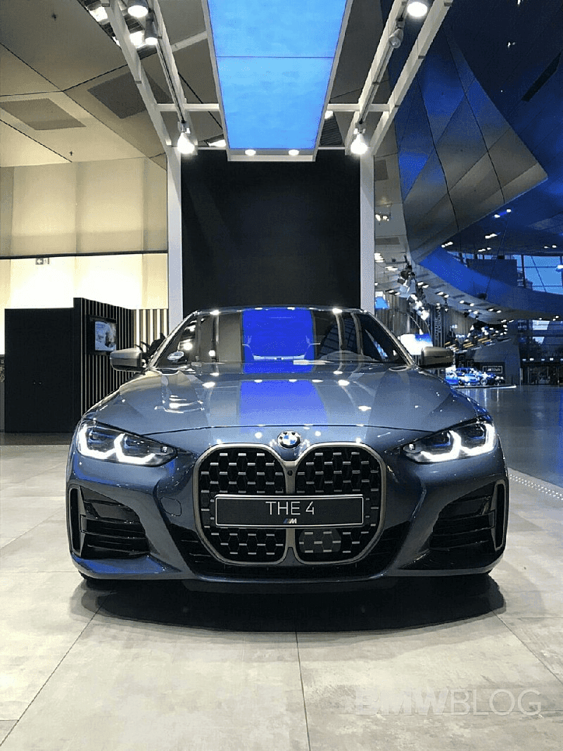 Bmw M440i 전시장 실사  게시글 썸네일