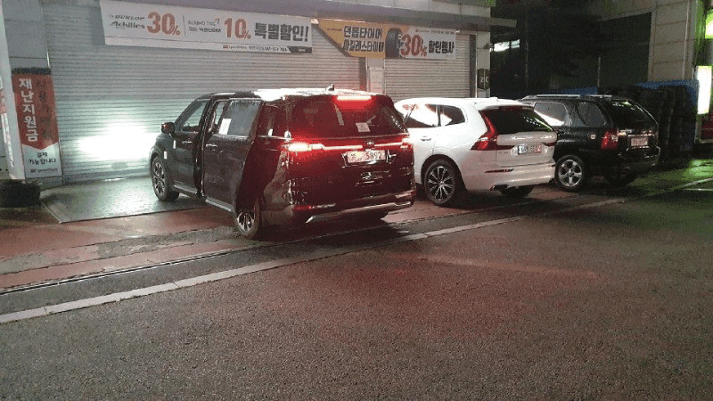 카니발 신형 이제 위장막 안하고 다니네요 게시글 썸네일