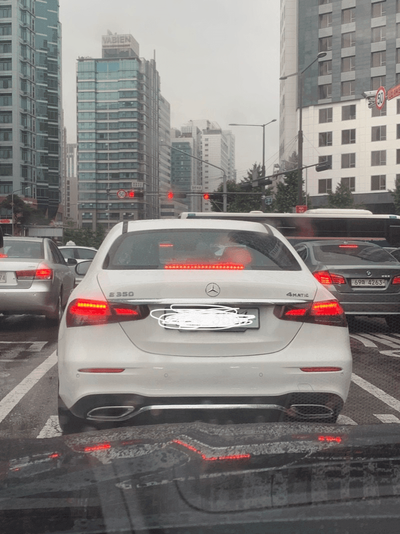 이거 신형 E클래스 아닌가요  게시글 썸네일