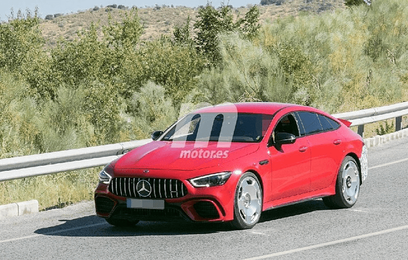 벤츠, 초고성능 PHEV AMG GT4 73 출시 예정.. 게시글 썸네일