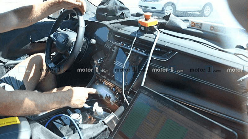 지프 신형 그랜드체로키 인테리어 유출 ㄷㄷ 게시글 썸네일