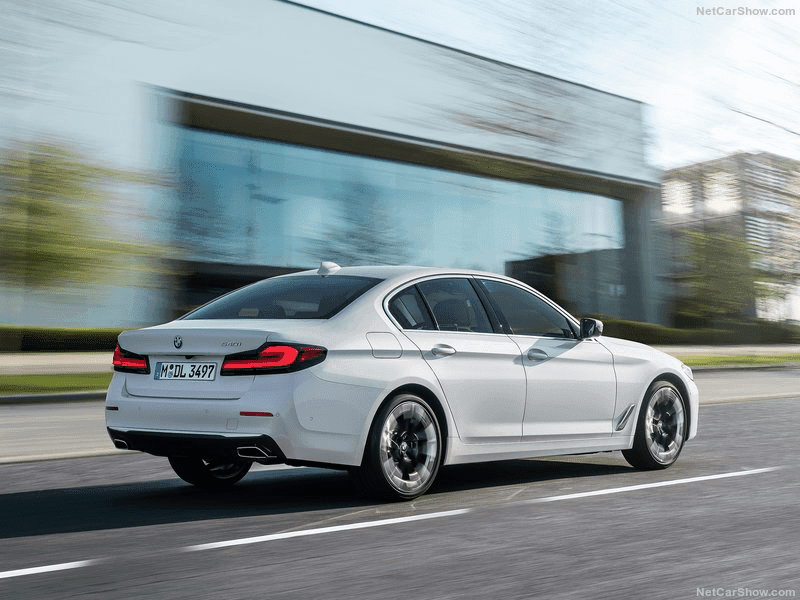 [비엠뉴스] 5Series LCI 출시 소식 및 신차 정보 게시글 썸네일