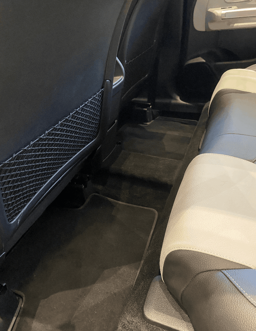 벤츠 GLB 2열 송풍구가 없네요;;; 게시글 썸네일