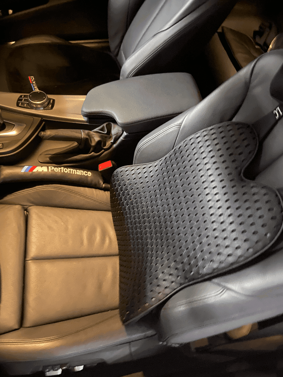 차량용 허리 쿠션  게시글 썸네일