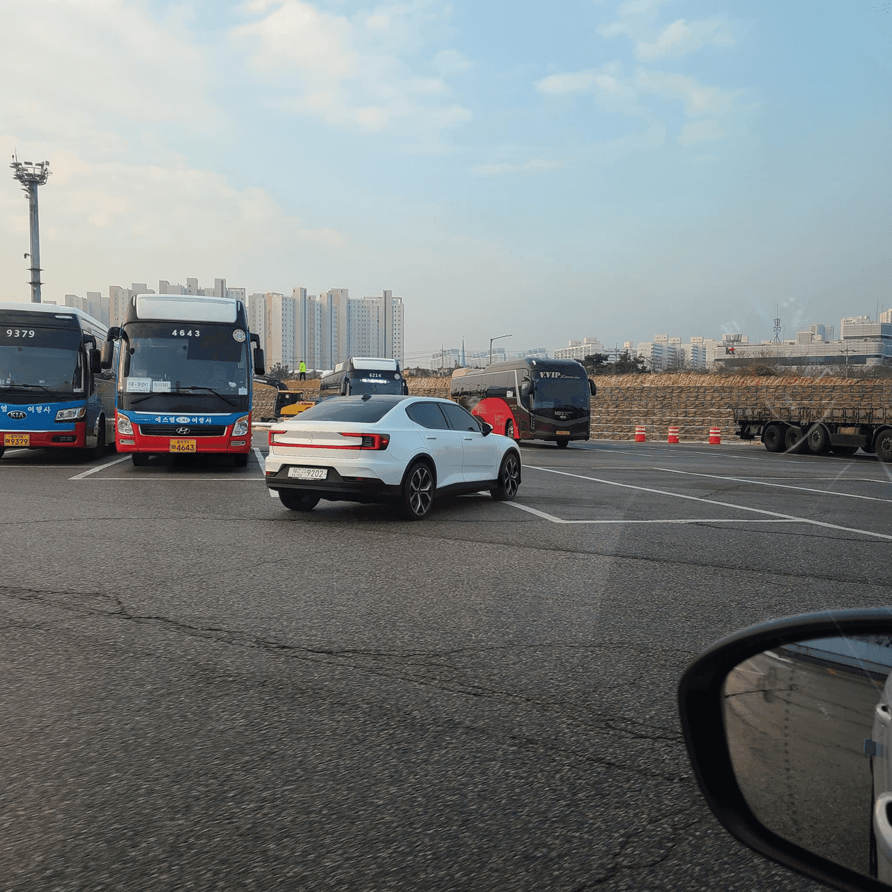 볼보 폴스타2 EV 정식으로 출시 준비중인듯요  게시글 썸네일