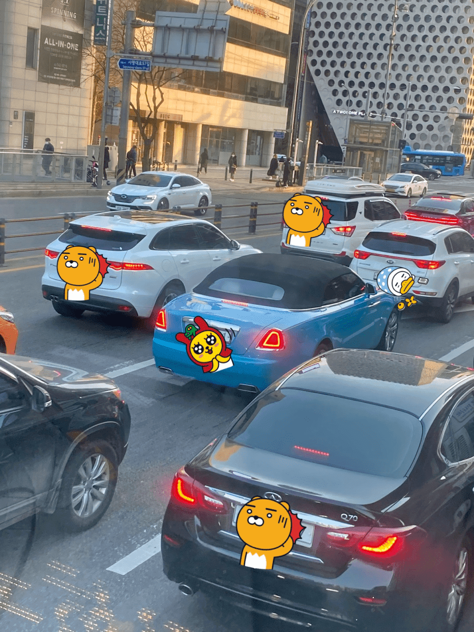 출근길에 굴러다니는 아파트 봤습니다 게시글 썸네일