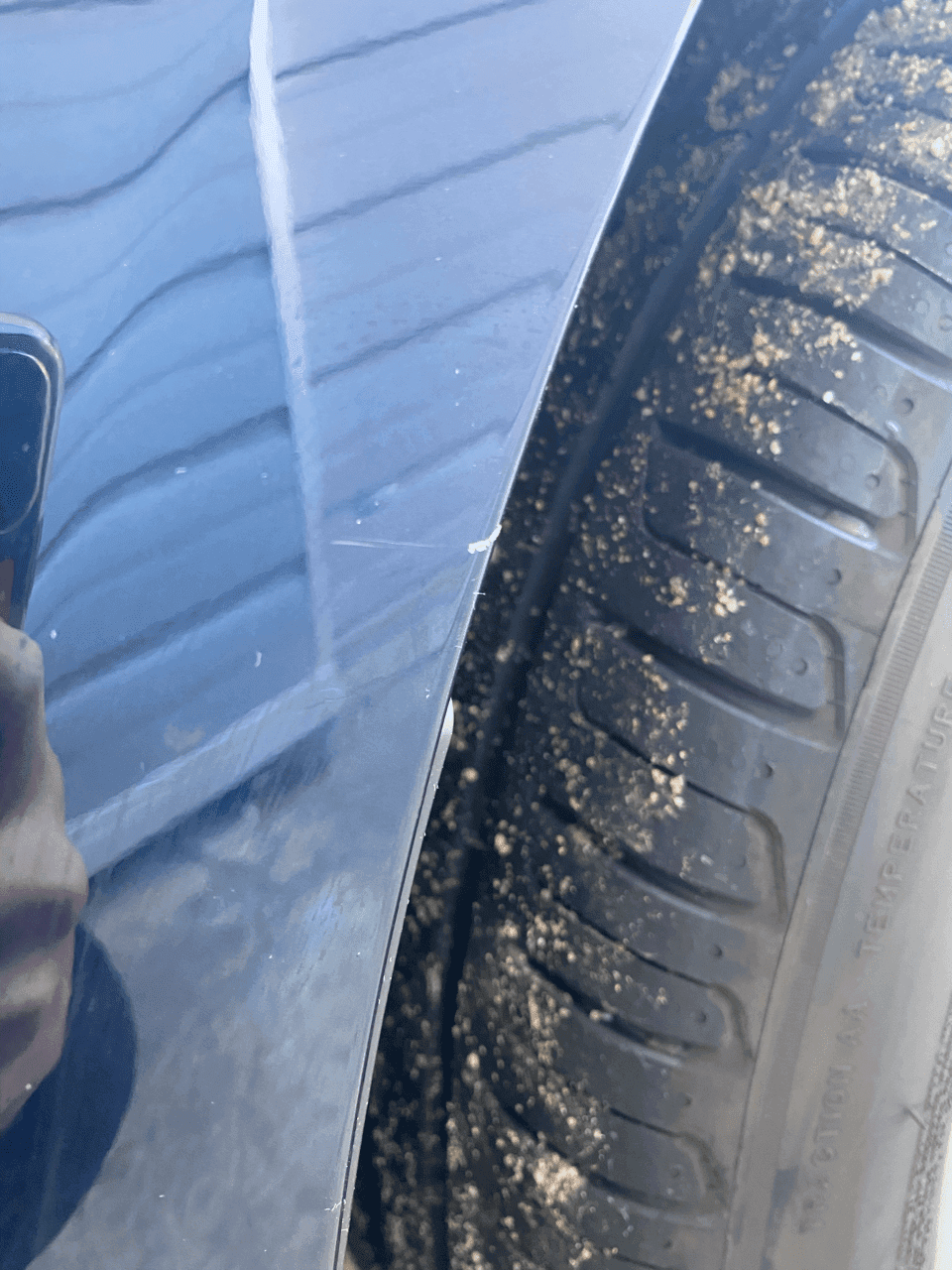 차량 긁힘 수리 고민 게시글 썸네일