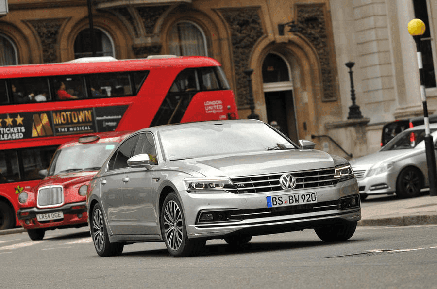 한국에서는 판매 안하는 폭스바겐 기함  게시글 썸네일