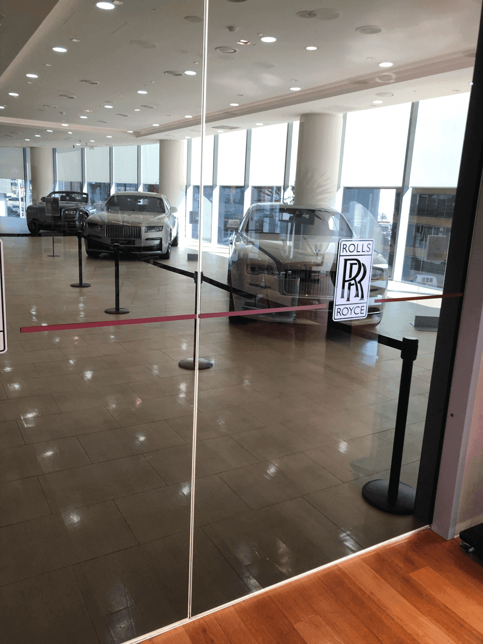 롤스로이스 전시장 게시글 썸네일