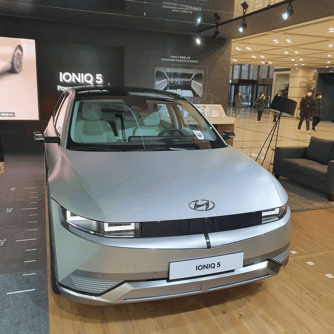 아이오닉 5 전시차 사진입니다  게시글 썸네일