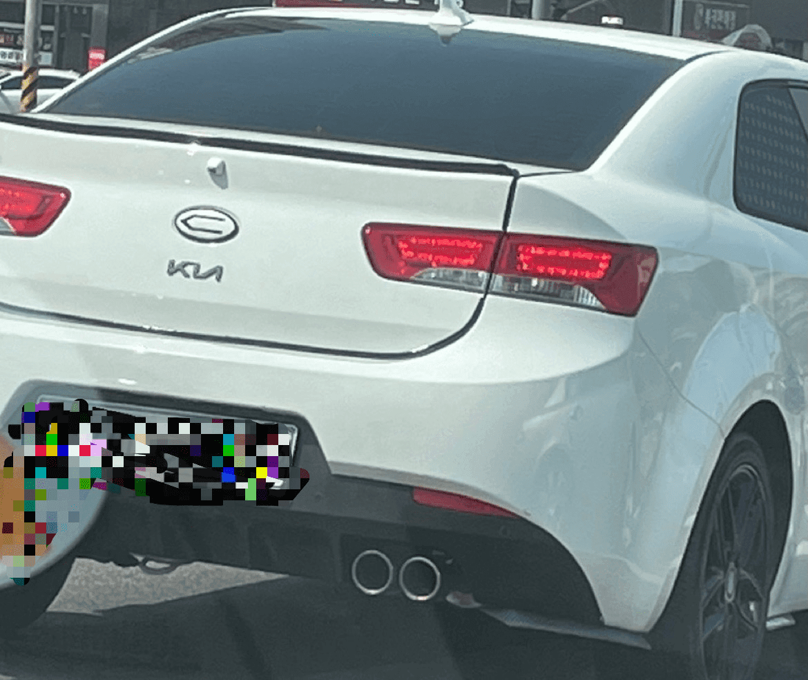 벌써 기아 엠블럼이? 근데 이거 먼 차에요? 게시글 썸네일