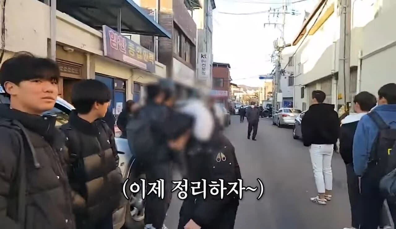 경북애둘은 아직도 무스너클 입고 몰려다니네 ㅋ 게시글 썸네일