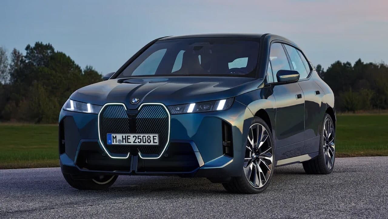 BMW 아이코닉 글로우 뇌이징... 게시글 썸네일