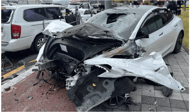 약혐) 어제자 대전 테슬라 도심 10중 사망사고 CCTV 블박  게시글 썸네일