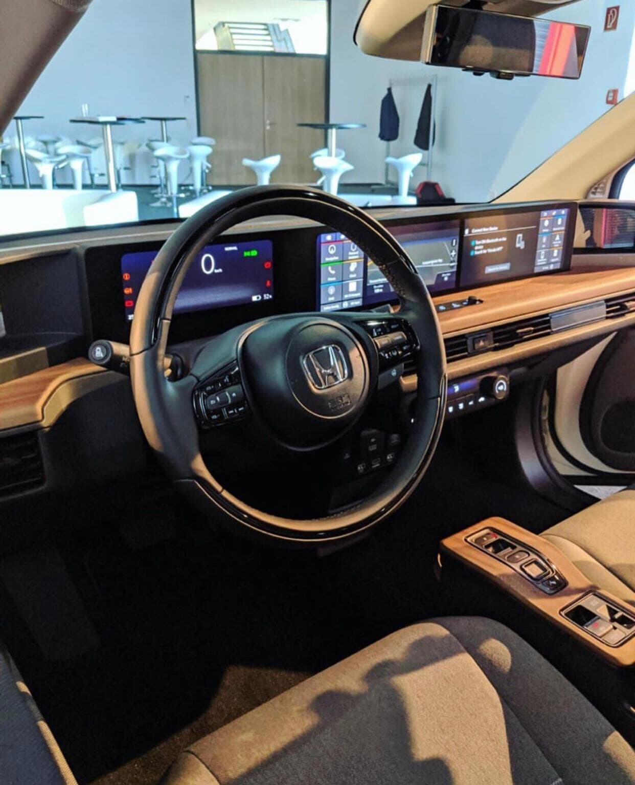 혼다의 귀여운 전기차 혼다-e 실사 게시글 썸네일