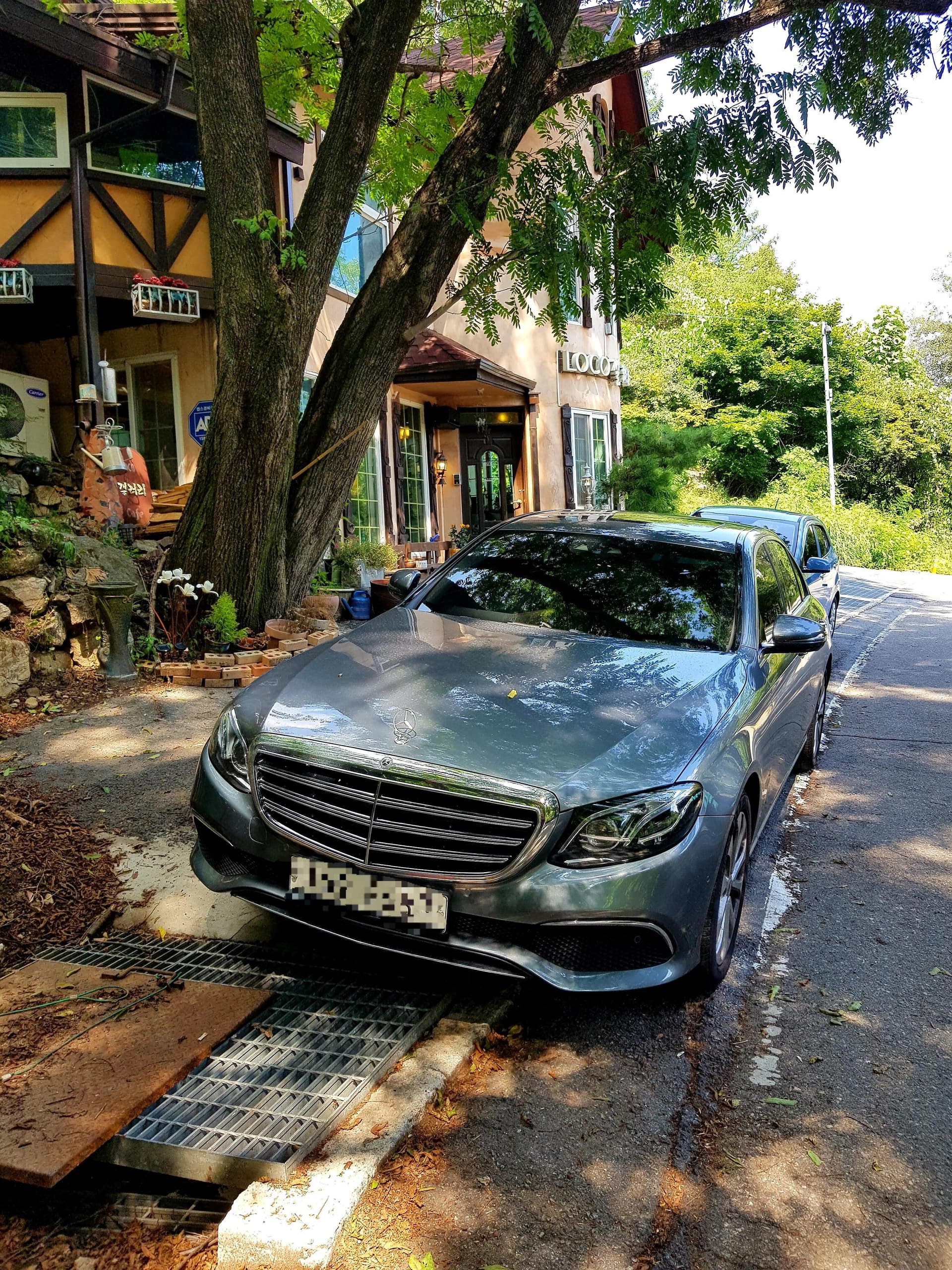 벤츠 E-클래스 E 220d 4Matic 익스클루시브 게시글 썸네일