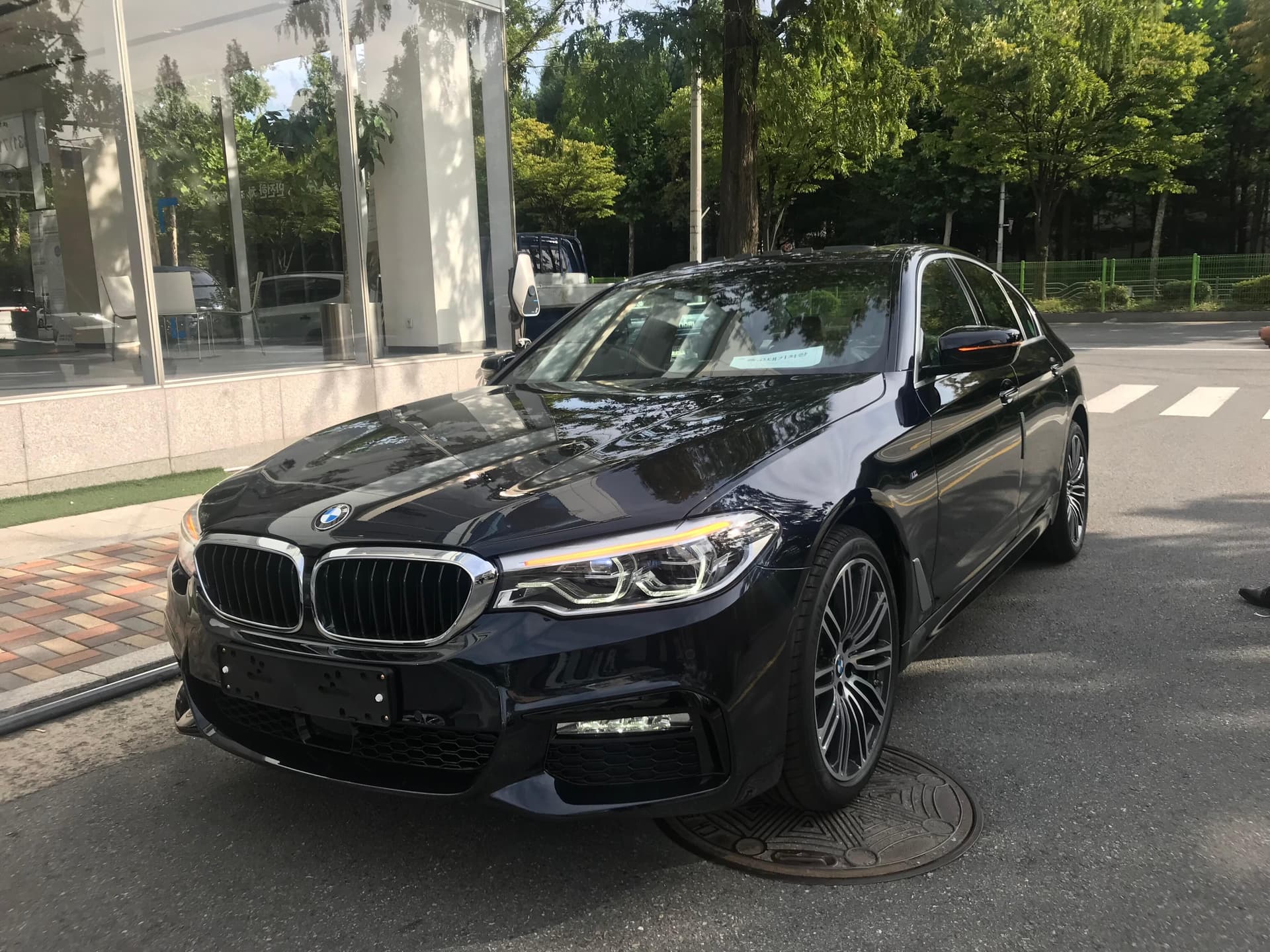 BMW 5시리즈 530i xDrive M 스포츠 플러스 게시글 썸네일