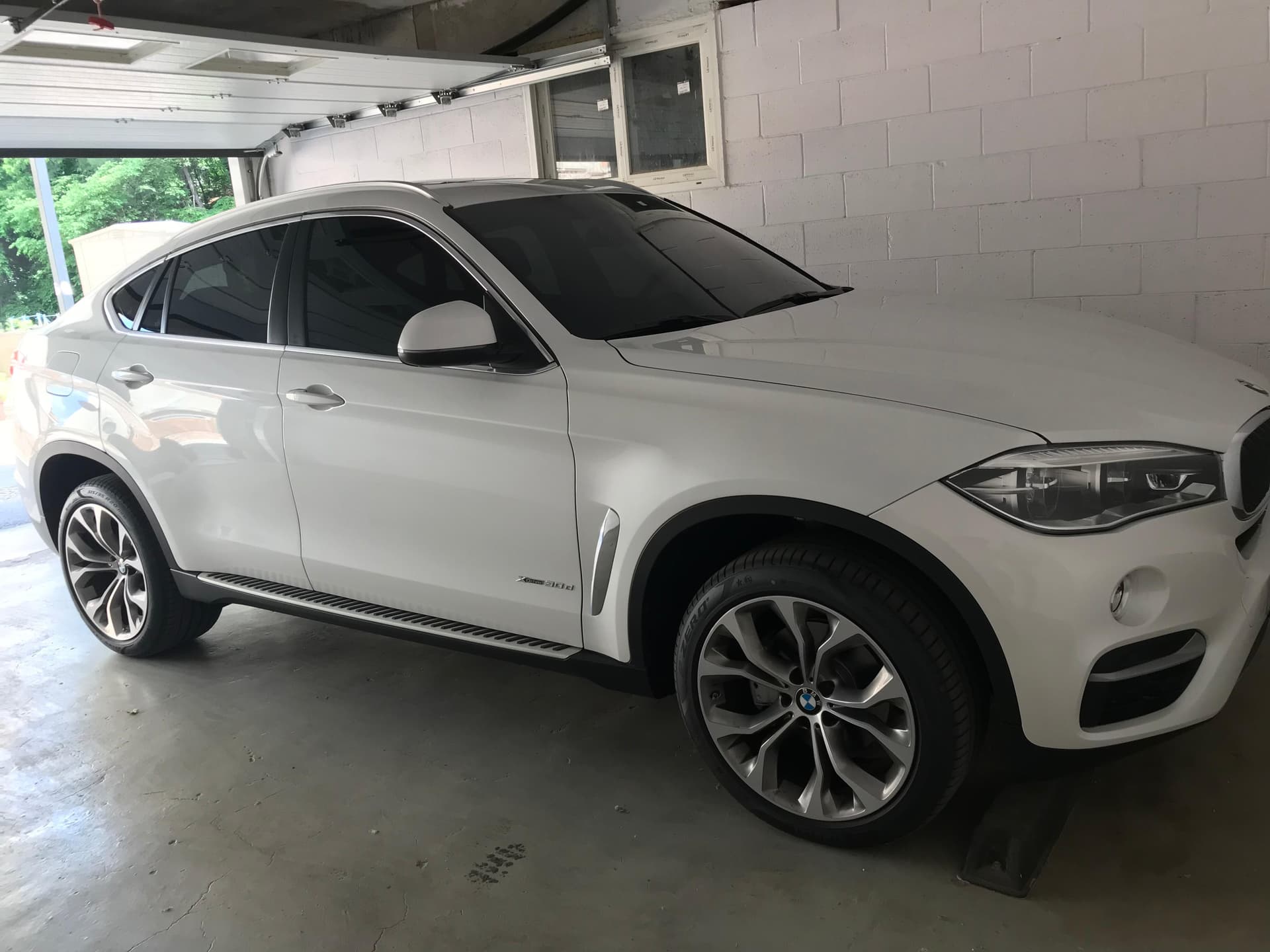 BMW X6 30d xDrive OE 게시글 썸네일