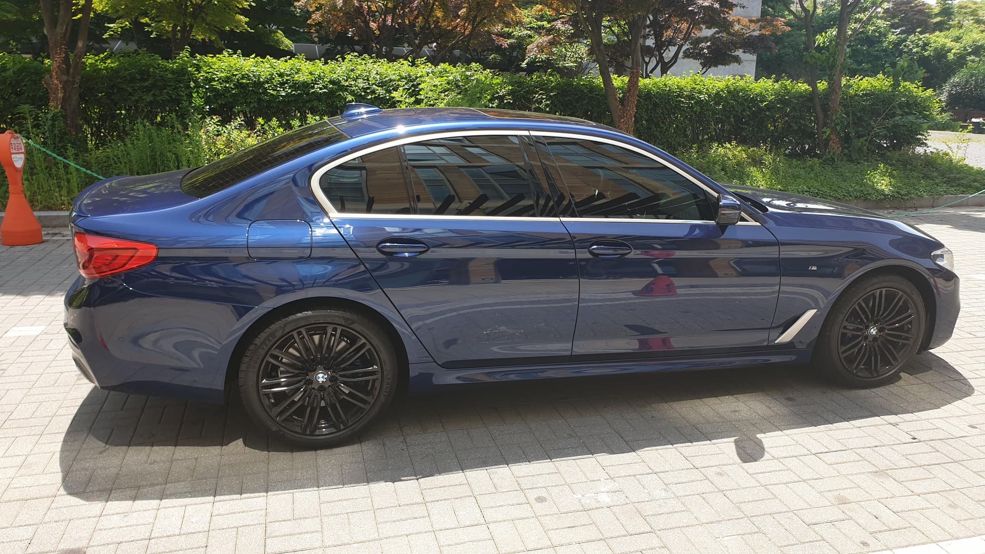 BMW 5시리즈 540i xDrive M 스포츠 플러스 게시글 썸네일