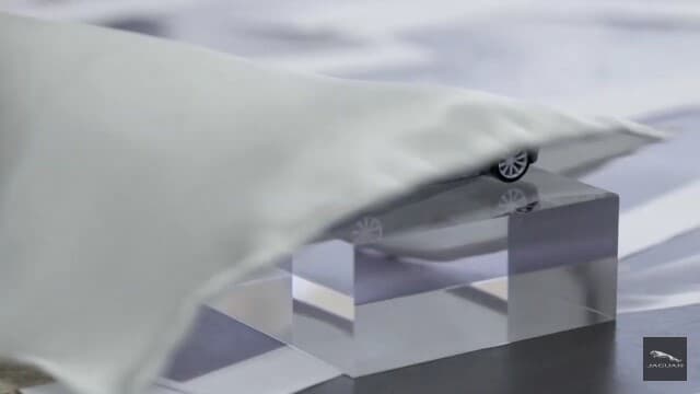 재규어 F-타입 F/L, 12월 2일 글로벌 공개 게시글 썸네일