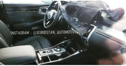 완전히 포착된 4세대 쏘렌토 인테리어 게시글 썸네일