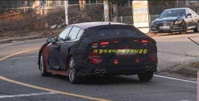 일자 형태의 스팅어 F/L 테일램프 디자인 게시글 썸네일