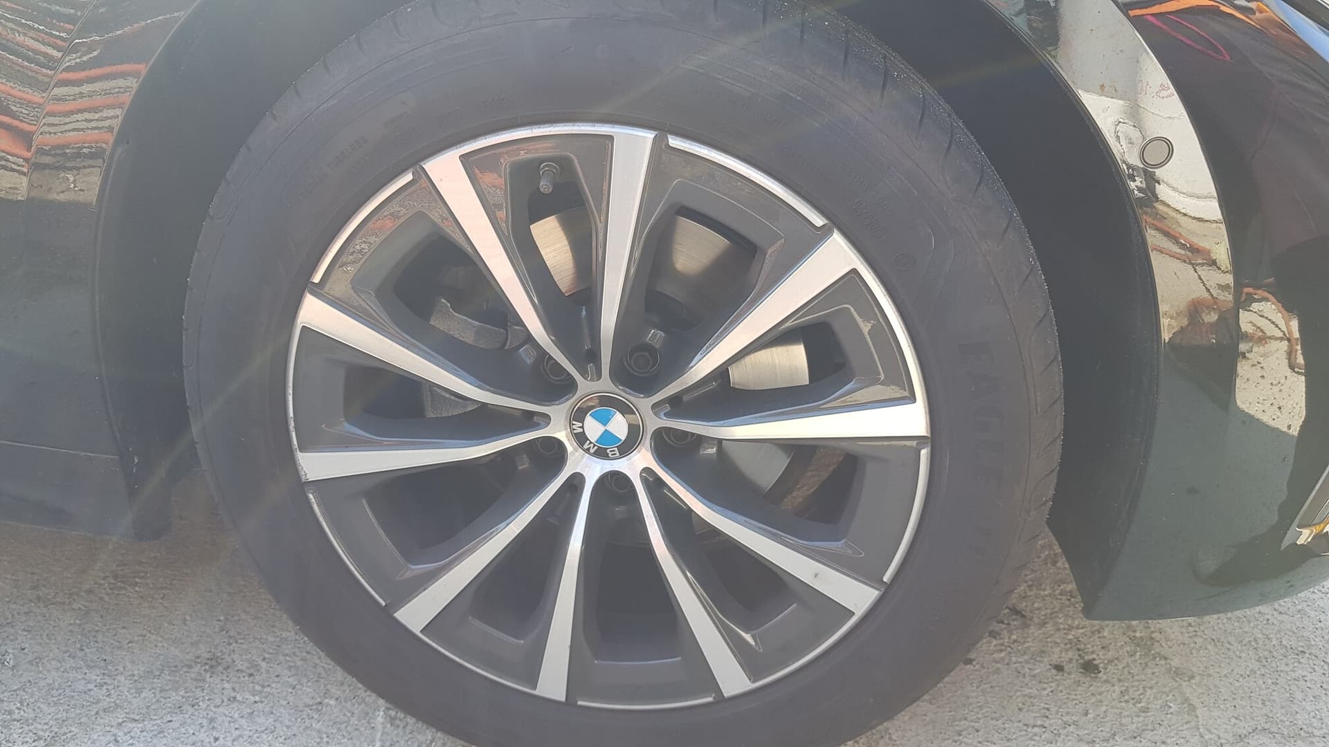 차 산지 3개월만에 휠을 긁어버렸네요ㅜㅜㅜㅠㅜ 게시글 썸네일