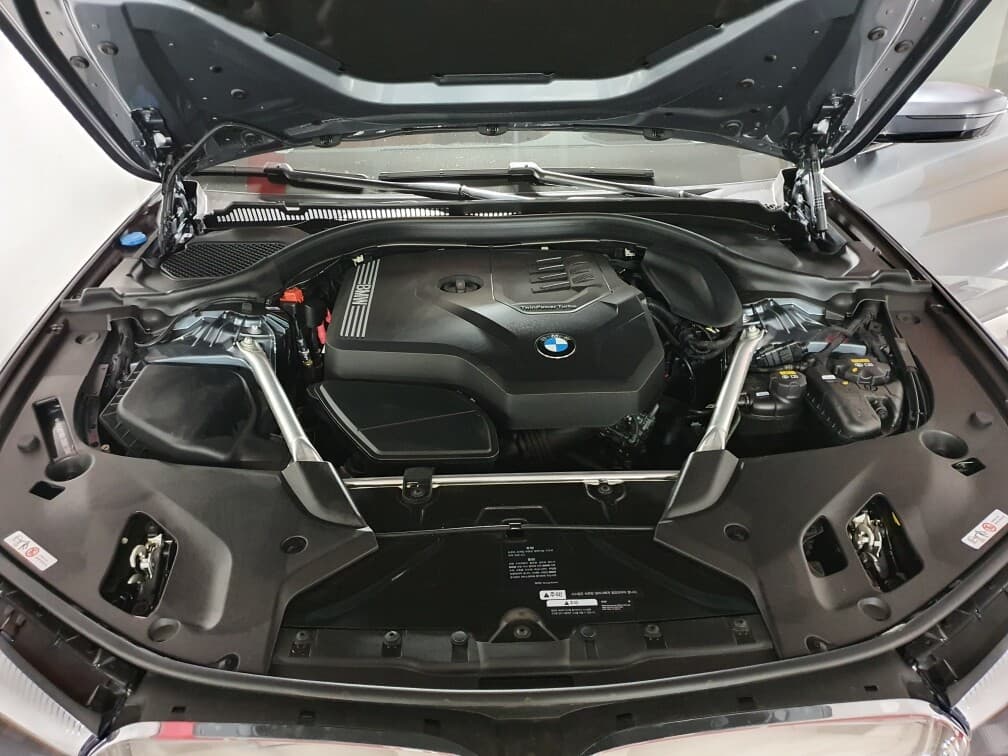 BMW 엔진룸 게시글 썸네일