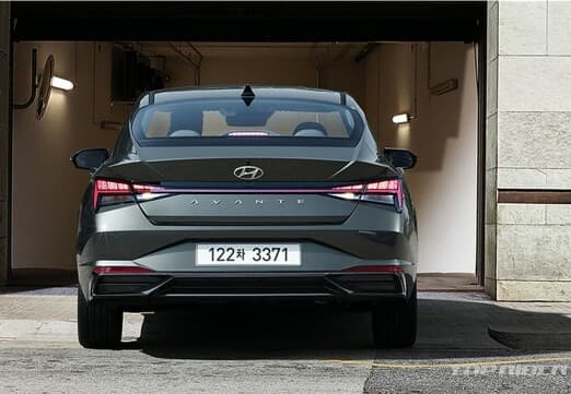 신형 아반떼 가격확정, 사실상 100만원 인상 게시글 썸네일