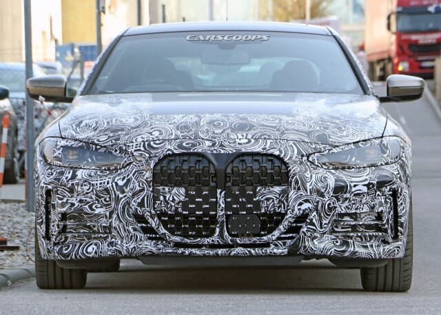 BMW 신형 4시리즈 스파이샷 게시글 썸네일