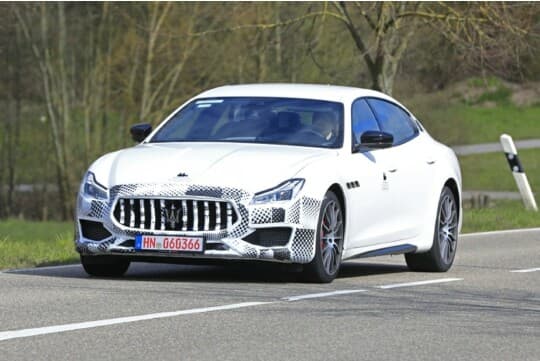 마세라티 콰트로포르테 F/L 스파이샷 게시글 썸네일