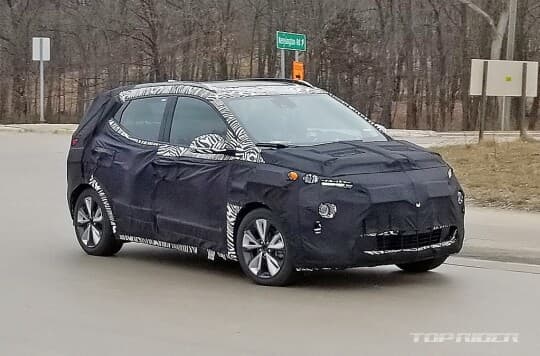 볼트 EUV' 출시 예고, 볼트 EV 보다 커진 차체 게시글 썸네일